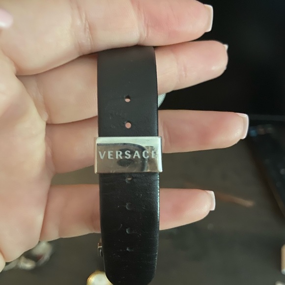 Versace watch - Picture 5 of 5